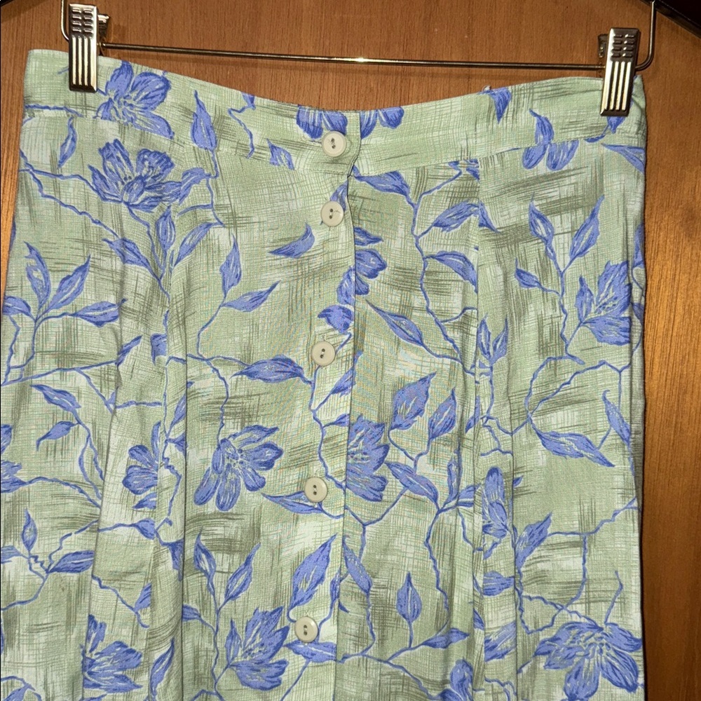 •SAG HARBOR•SAGE GREEN WITH BLUE FLORAL A-LINE MIDI SKIRT SIZE PETITE MEDIUM EUC - Picture 6 of 10